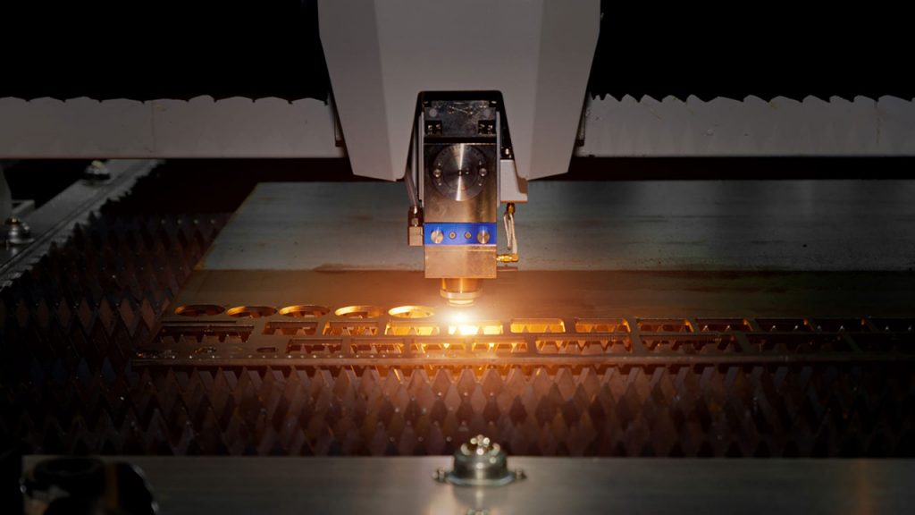 خدمات برشکاری در یزد