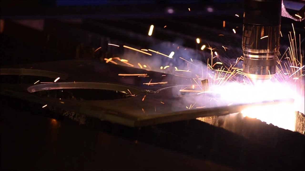 خدمات برشکاری در بازرگان